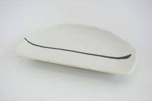 Itchin Hangetsuzara One Line Ceramic Half Moon Serving Plate