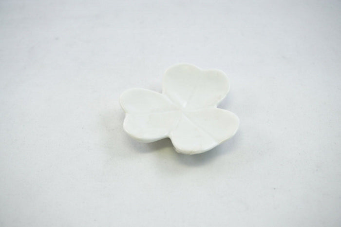 Clover Style Ceramic Chopstick Rest
