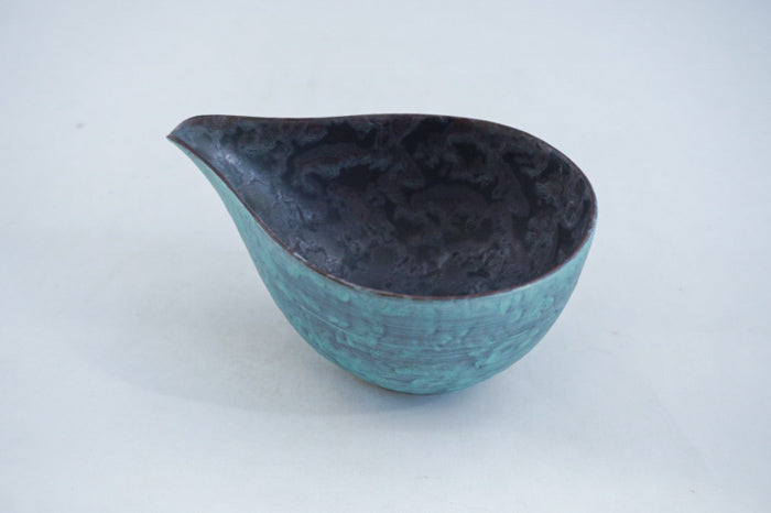 Kurosabi Shibori Metallic Katakuchi Sake Serving Vessel