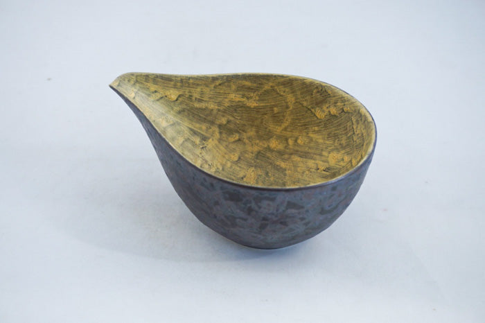 Kurosabi Shibori Metallic Katakuchi Sake Serving Vessel