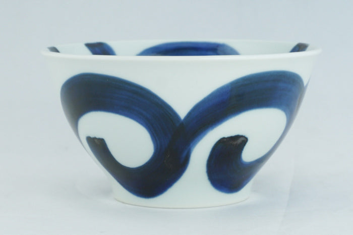 Sometsuke Futokarakusa Blue Line Ceramic Donburi Bowl