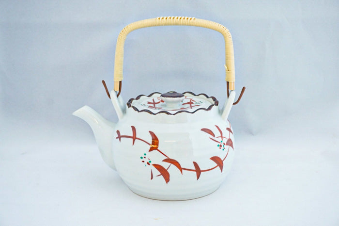 Akae Karakusa Ceramic Tea Pot With Strainer